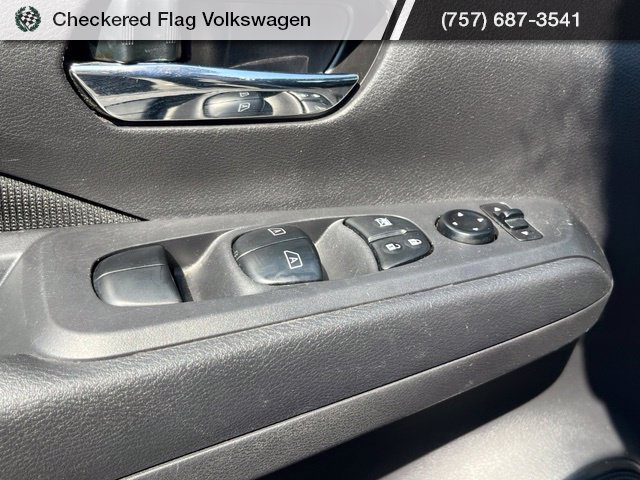 Used 2024 Nissan Kicks SV FWD image 15