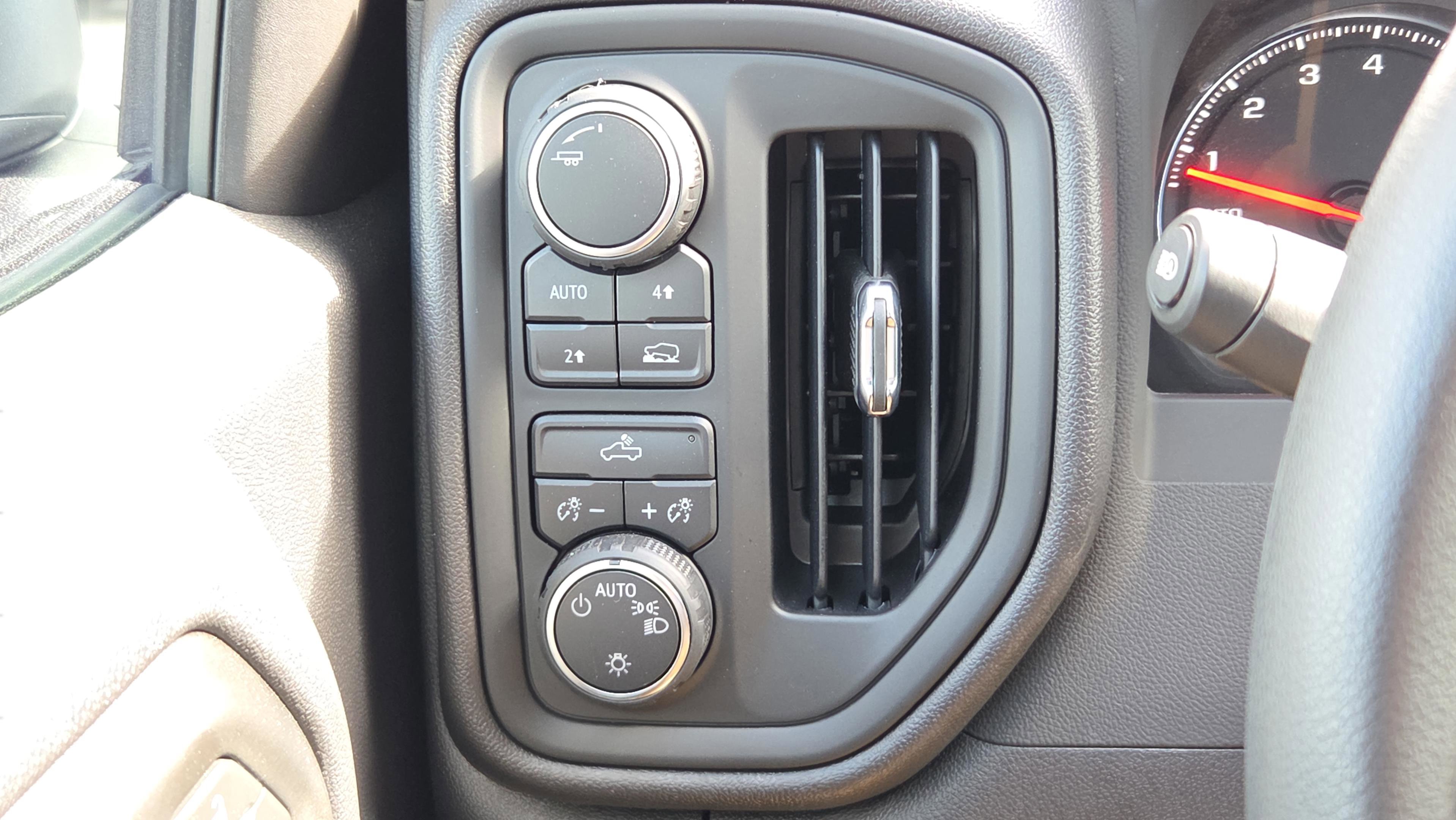 New 2025 Chevrolet Silverado 1500 Custom image 23