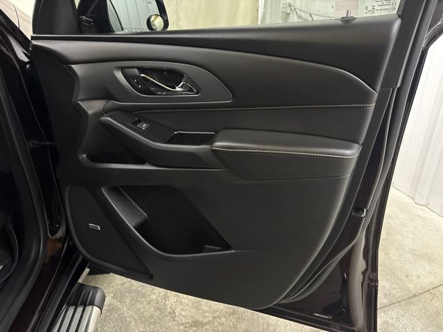 Used 2020 Chevrolet Traverse Premier w/ LPO, Floor Liner Package FWD image 33
