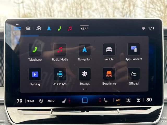 Certified 2025 Volkswagen Tiguan SE R-Line image 18