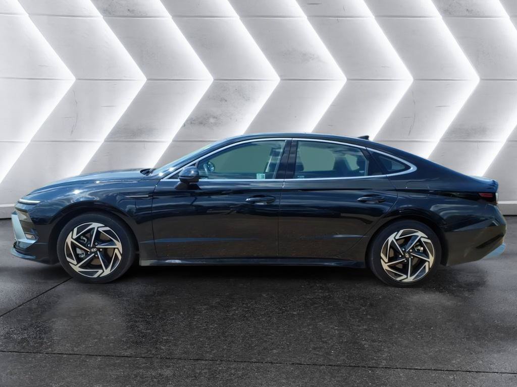 Used 2024 Hyundai Sonata SEL w/ Convenience Package FWD image 2