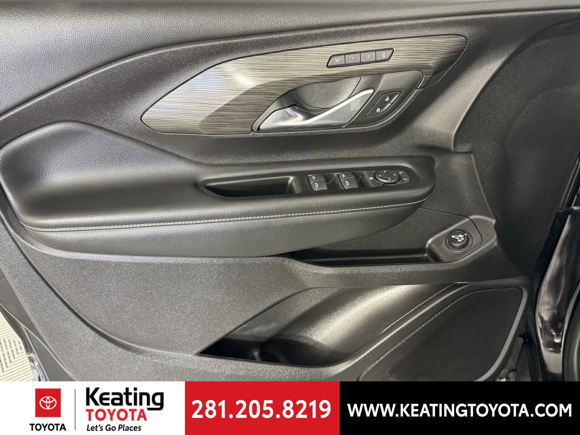 Used 2024 GMC Terrain SLT image 10