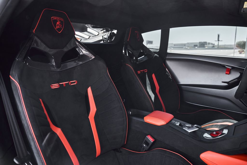 Used 2024 Lamborghini Huracan STO RWD image 48