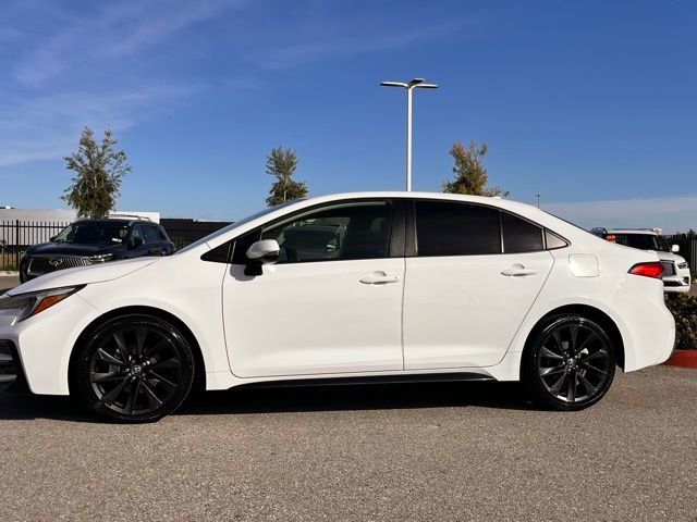 Used 2025 Toyota Corolla SE image 2