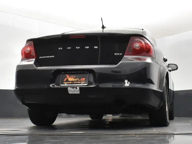 Used 2013 Dodge Avenger SXT image 13