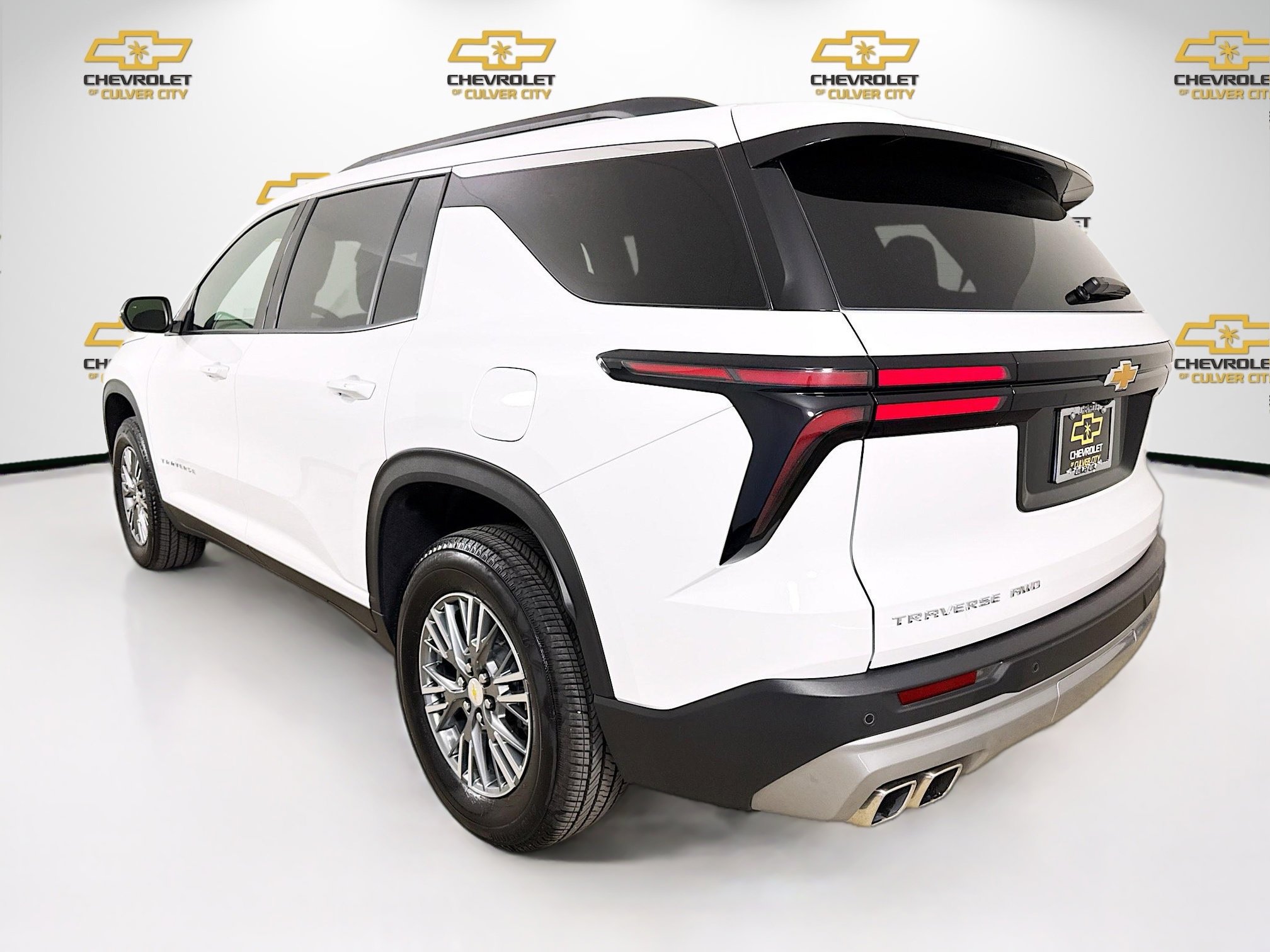 Used 2025 Chevrolet Traverse LT w/ LPO, Floor Liner Package AWD/4WD image 5