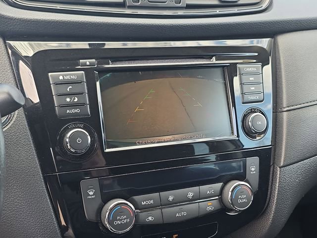 Used 2018 Nissan Rogue SV image 17