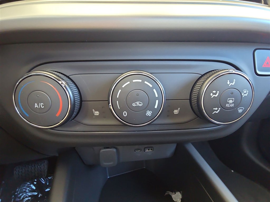 New 2026 Chevrolet Trax RS w/ Driver Confidence Package image 16