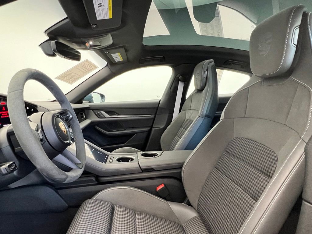 Certified 2025 Porsche Taycan RWD image 5