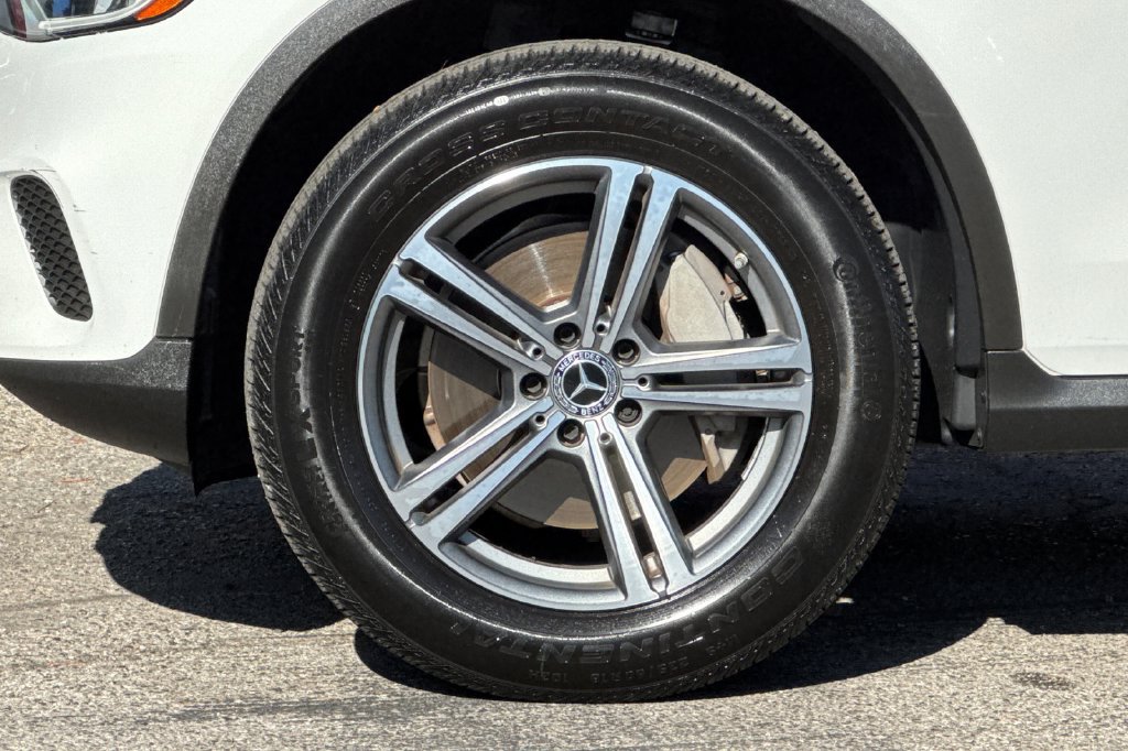 Used 2020 Mercedes-Benz GLC 300 4MATIC image 25