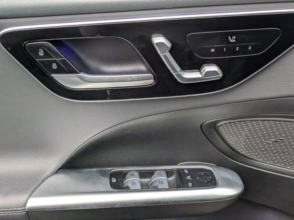 Used 2025 Mercedes-Benz C 300 4MATIC Sedan image 13