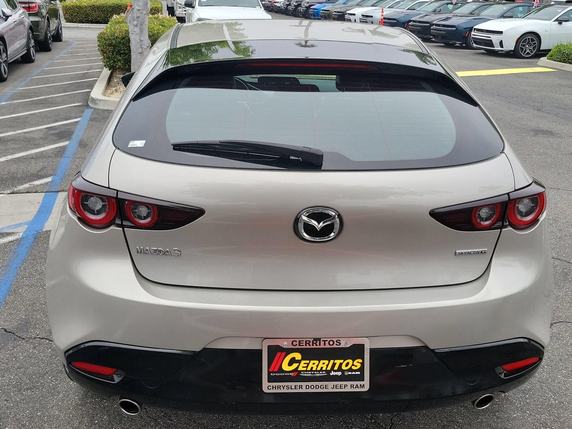 Used 2024 MAZDA MAZDA3 s FWD image 3