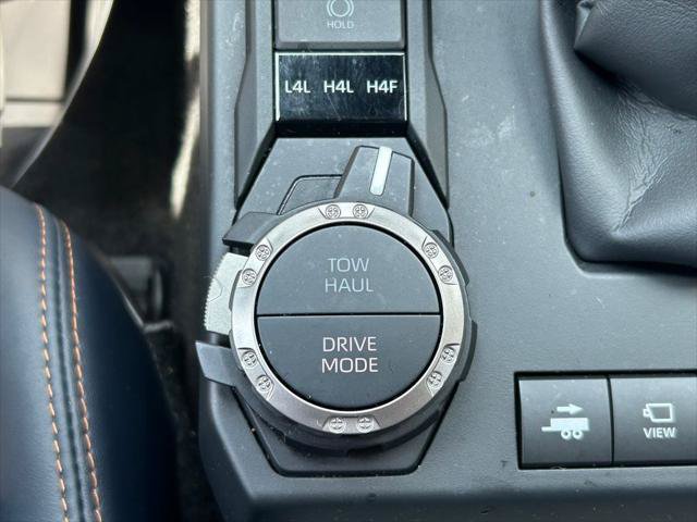 Certified 2025 Toyota 4Runner Platinum AWD/4WD image 35
