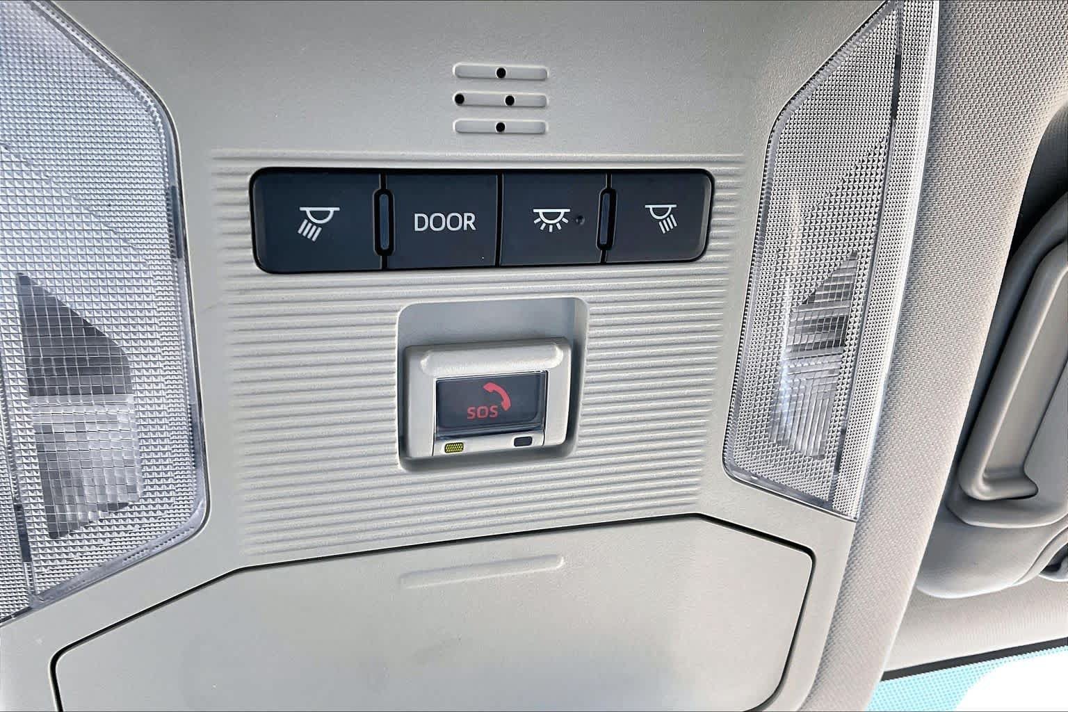Used 2025 Toyota RAV4 XLE FWD image 32
