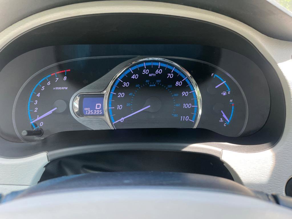 Used 2014 Toyota Sienna XLE FWD image 35