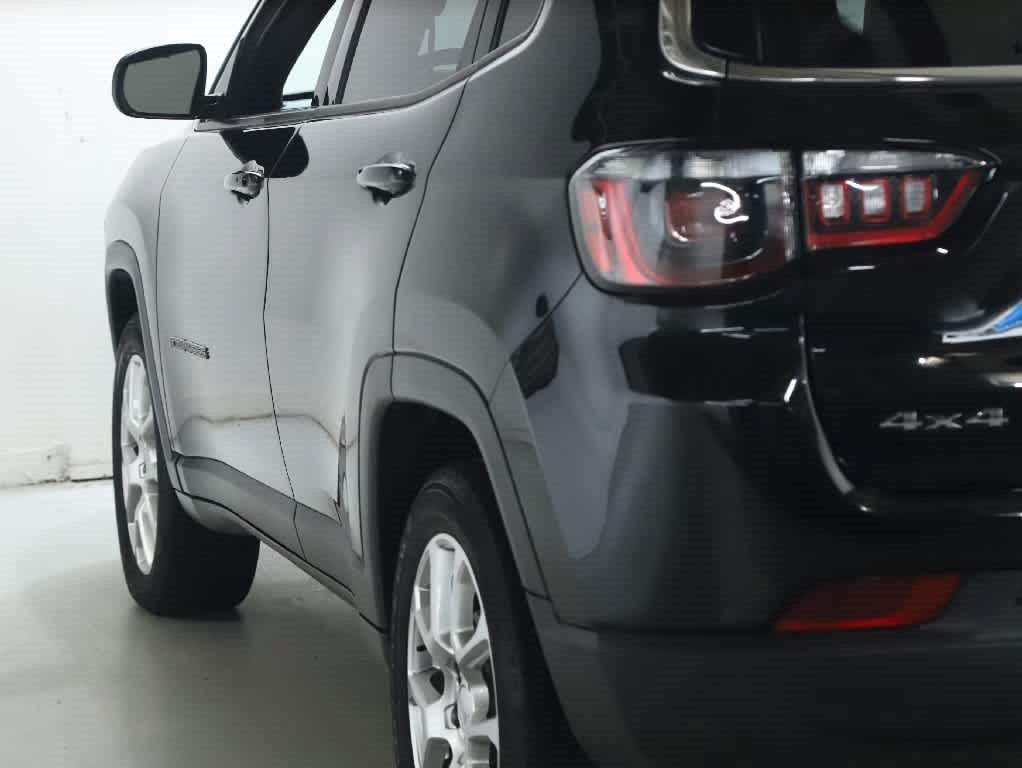Used 2023 Jeep Compass Latitude AWD/4WD image 41