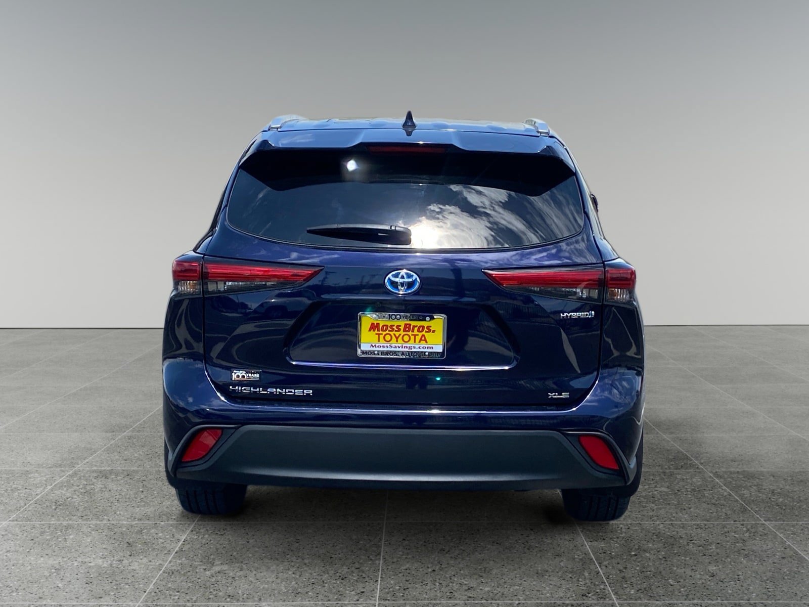 Used 2023 Toyota Highlander XLE FWD image 4
