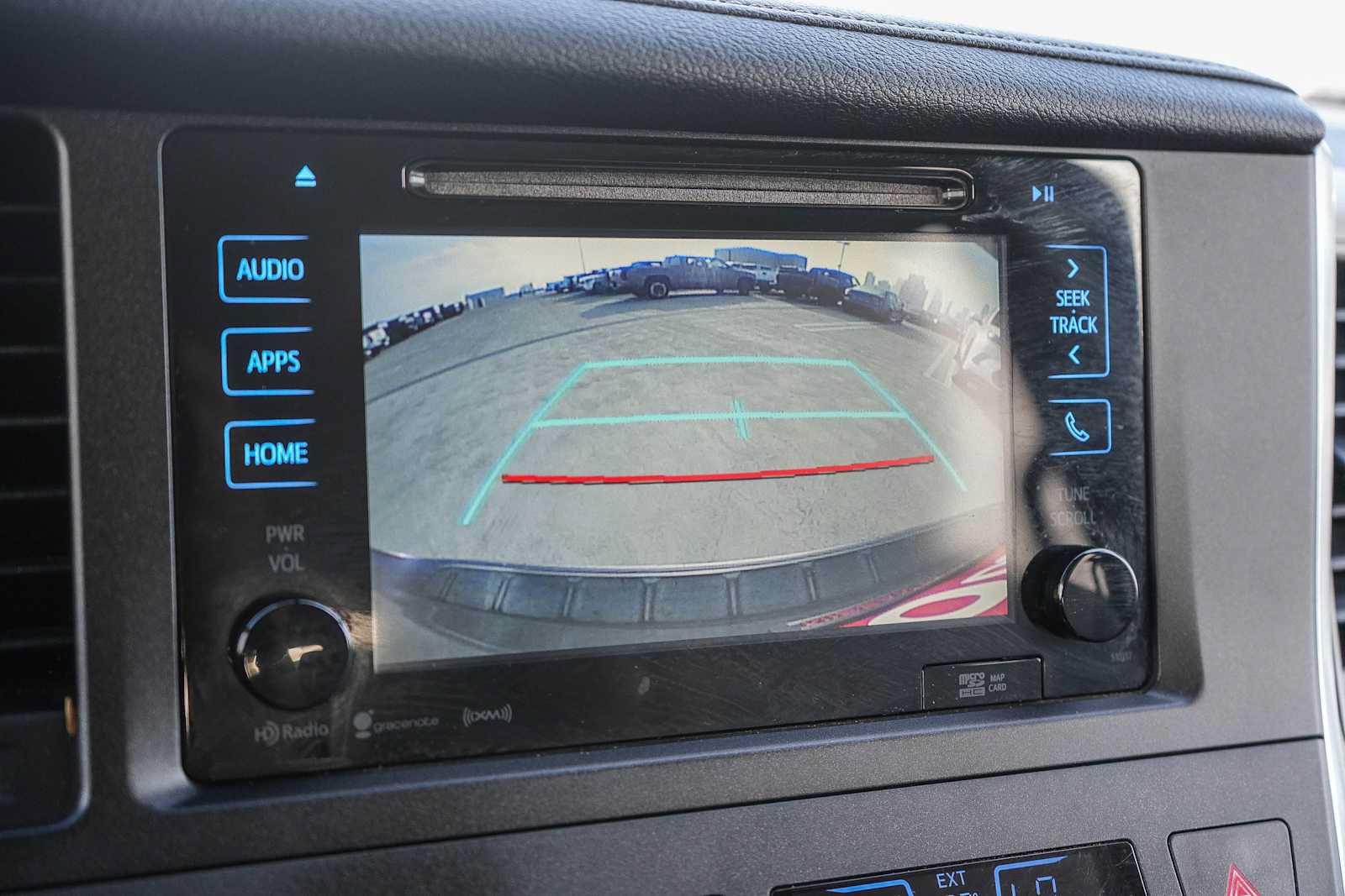 Used 2017 Toyota Sienna XLE w/ XLE Navigation Package FWD image 25
