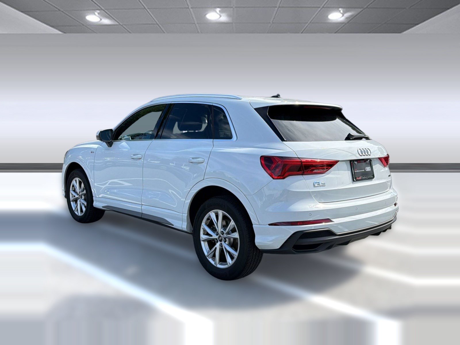 Certified 2025 Audi Q3 2.0T Premium w/ Convenience Package AWD/4WD image 3