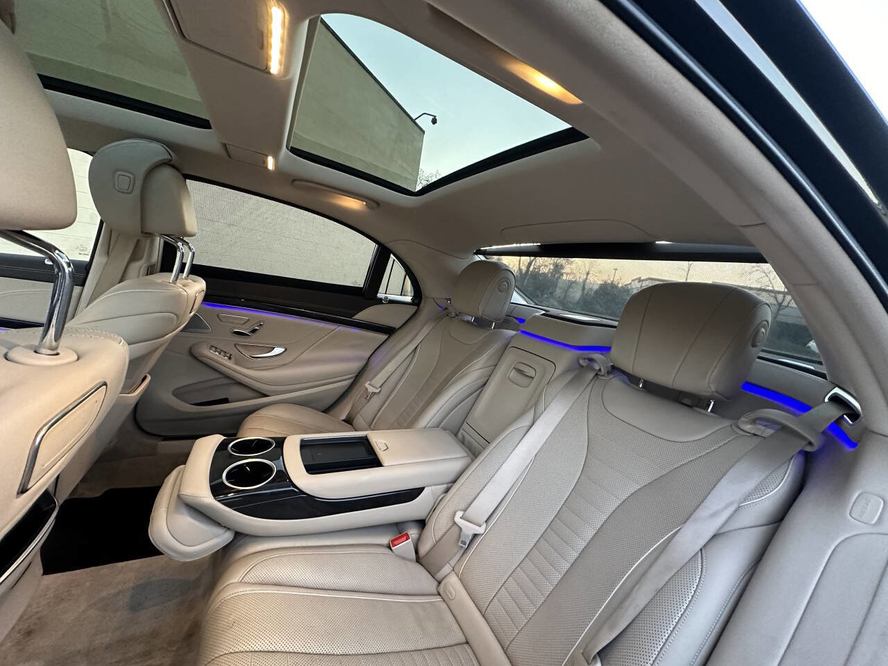 Used 2018 Mercedes-Benz S 560 Sedan image 19