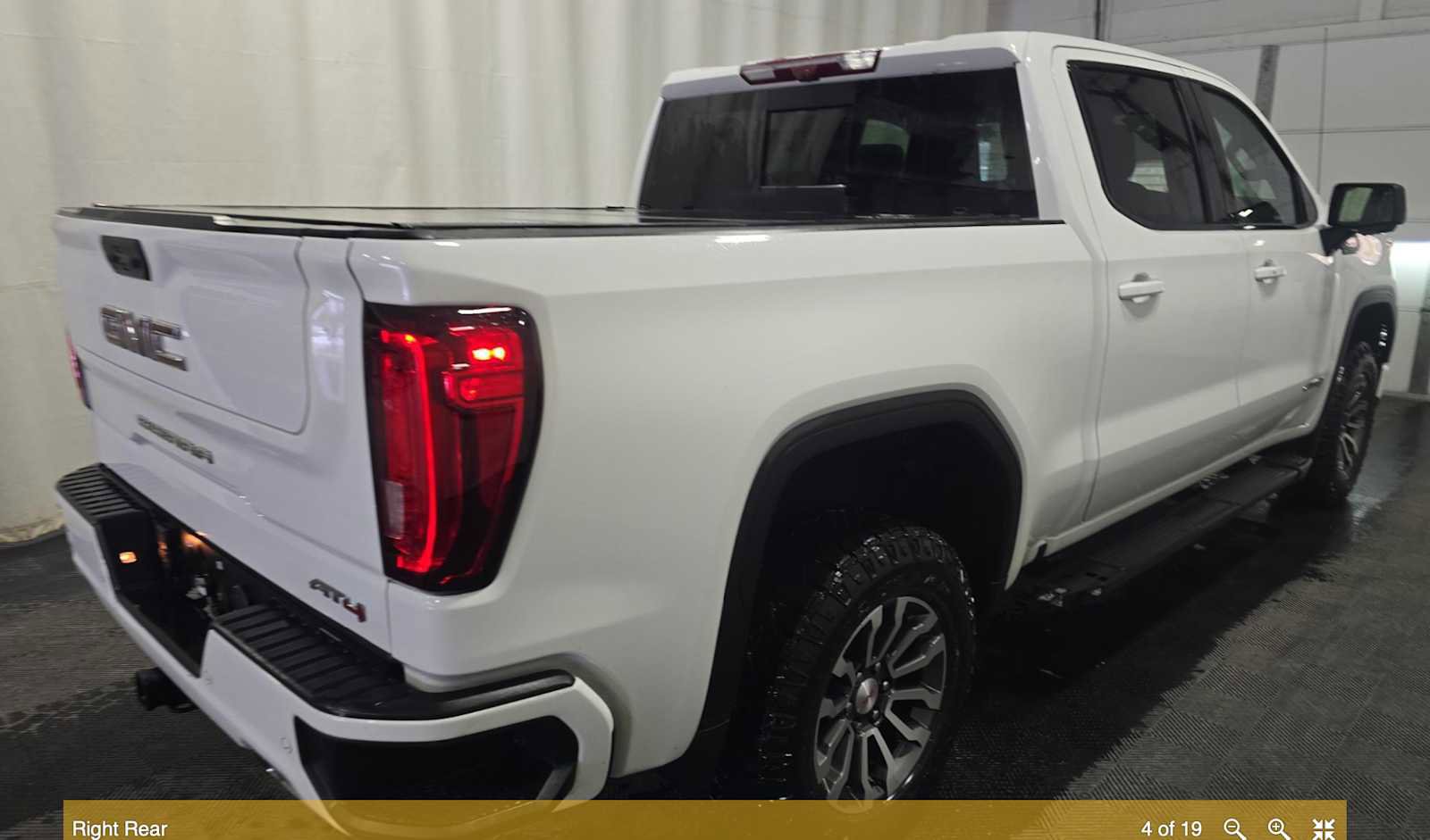 Certified 2022 GMC Sierra 1500 AT4 w/ Technology Package image 12