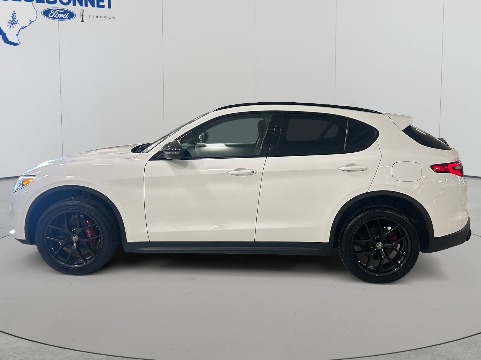 Used 2020 Alfa Romeo Stelvio w/ Nero Edizione RWD image 7