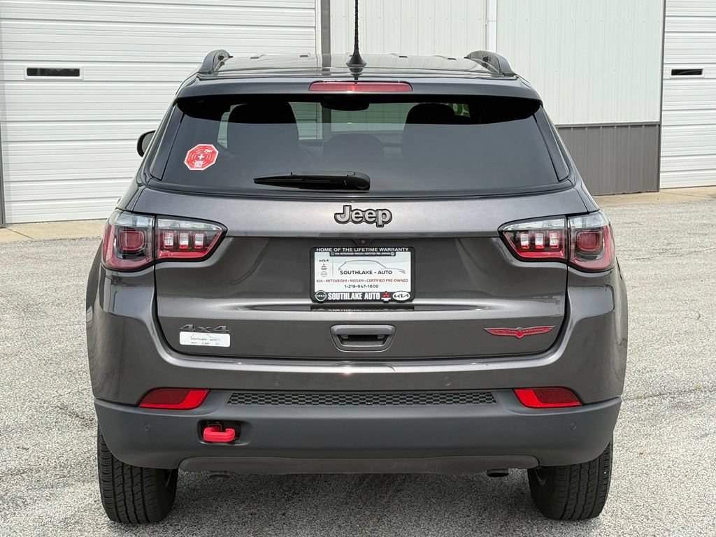Used 2024 Jeep Compass Trailhawk w/ Trailhawk Convenience Group AWD/4WD image 7