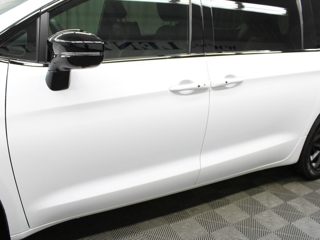 Used 2024 Chrysler Pacifica Touring-L w/ S Appearance Package AWD/4WD image 49