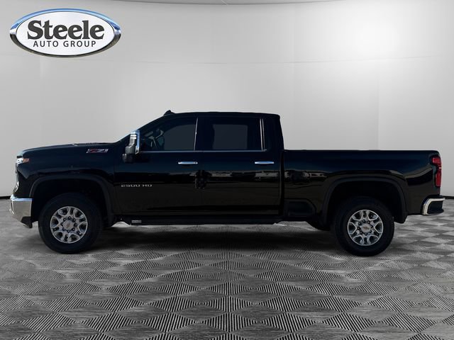 Used 2025 Chevrolet Silverado 2500 LTZ w/ LTZ Convenience Package image 2