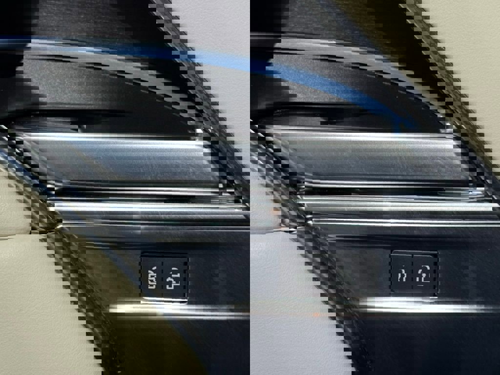 Used 2023 Land Rover Range Rover SE image 18