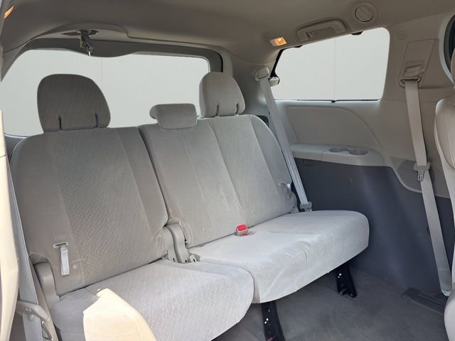 Used 2017 Toyota Sienna LE FWD image 16