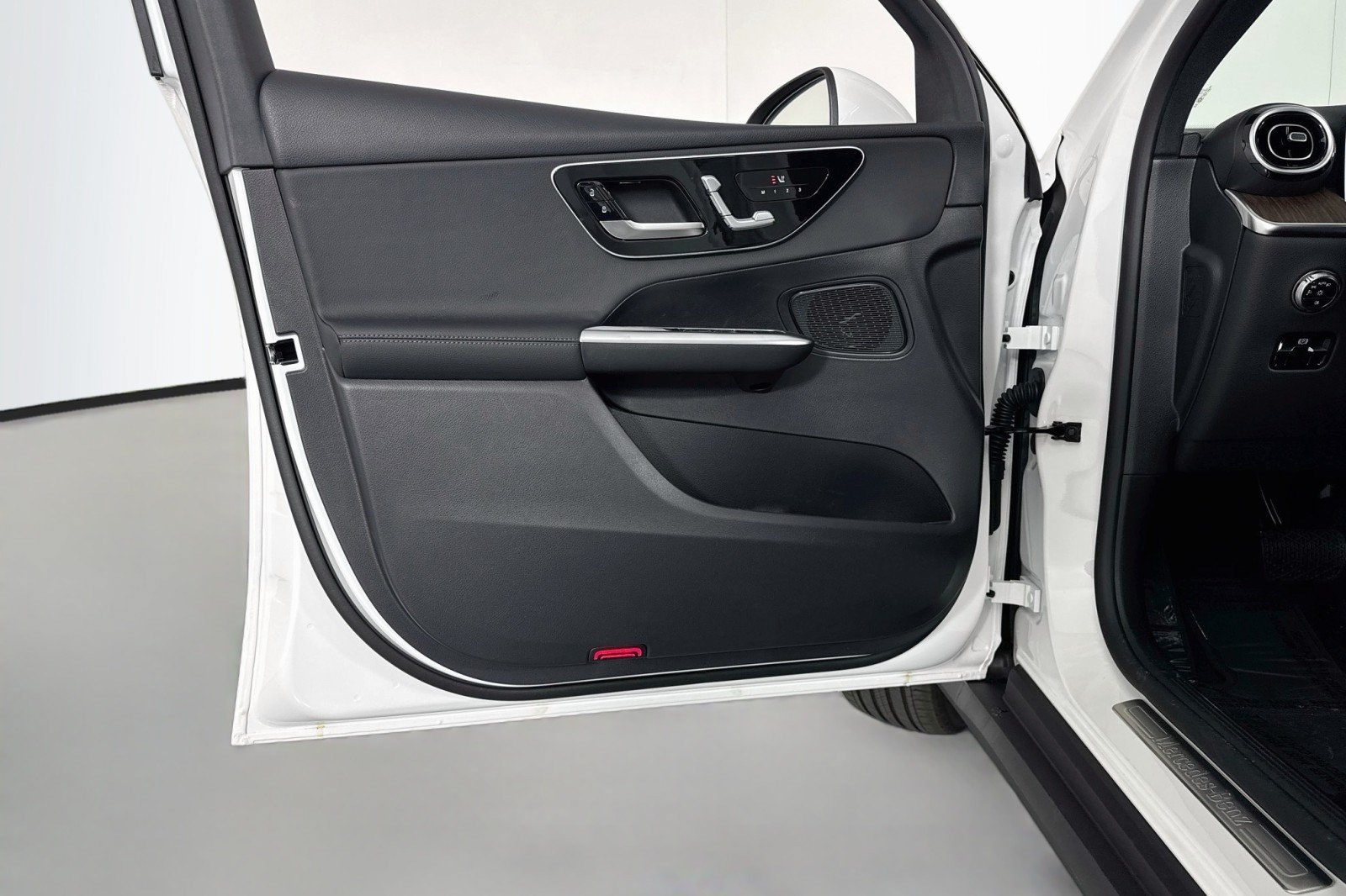 Certified 2026 Mercedes-Benz GLC 300 image 21