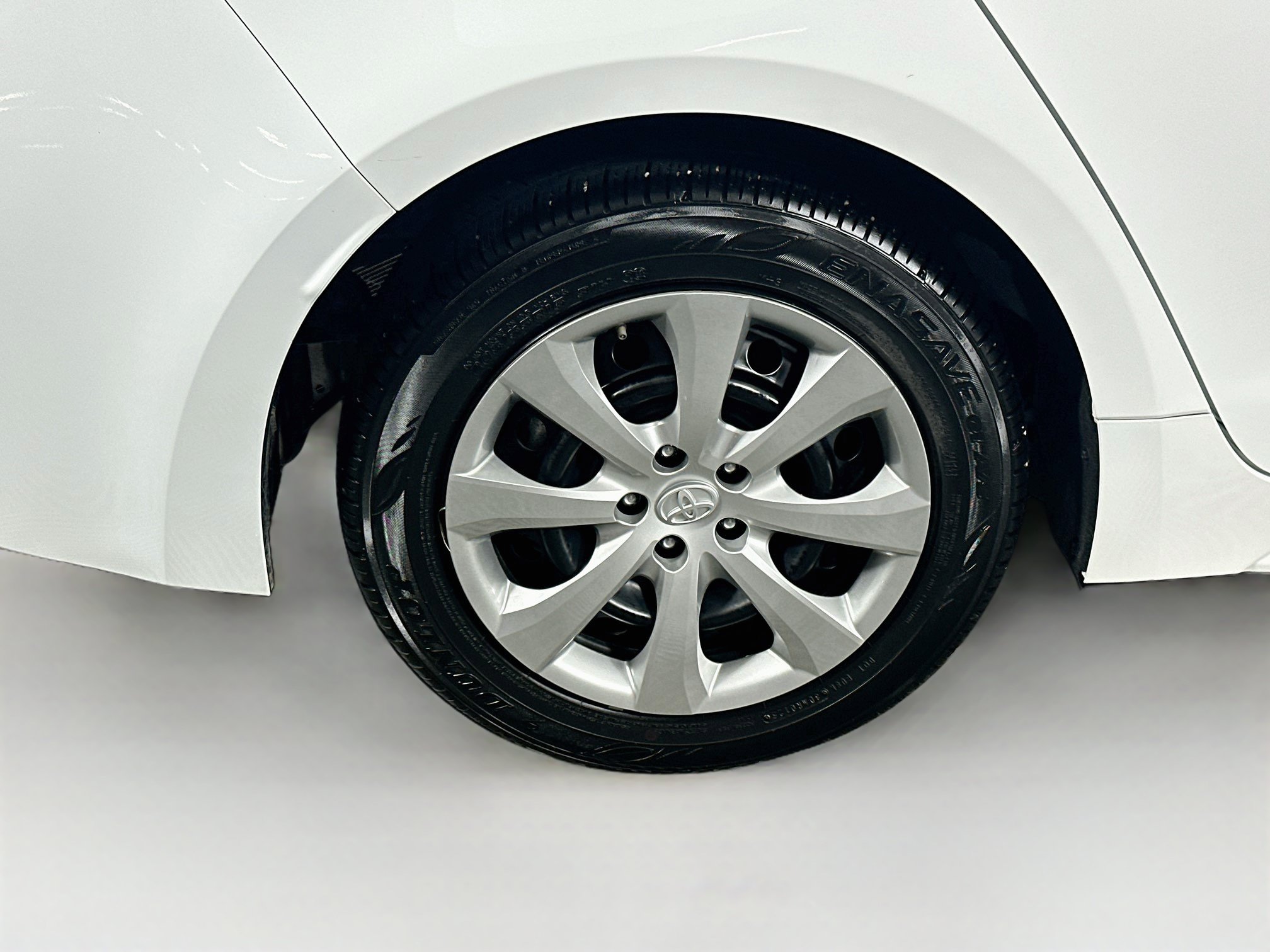 Used 2025 Toyota Corolla LE FWD image 11