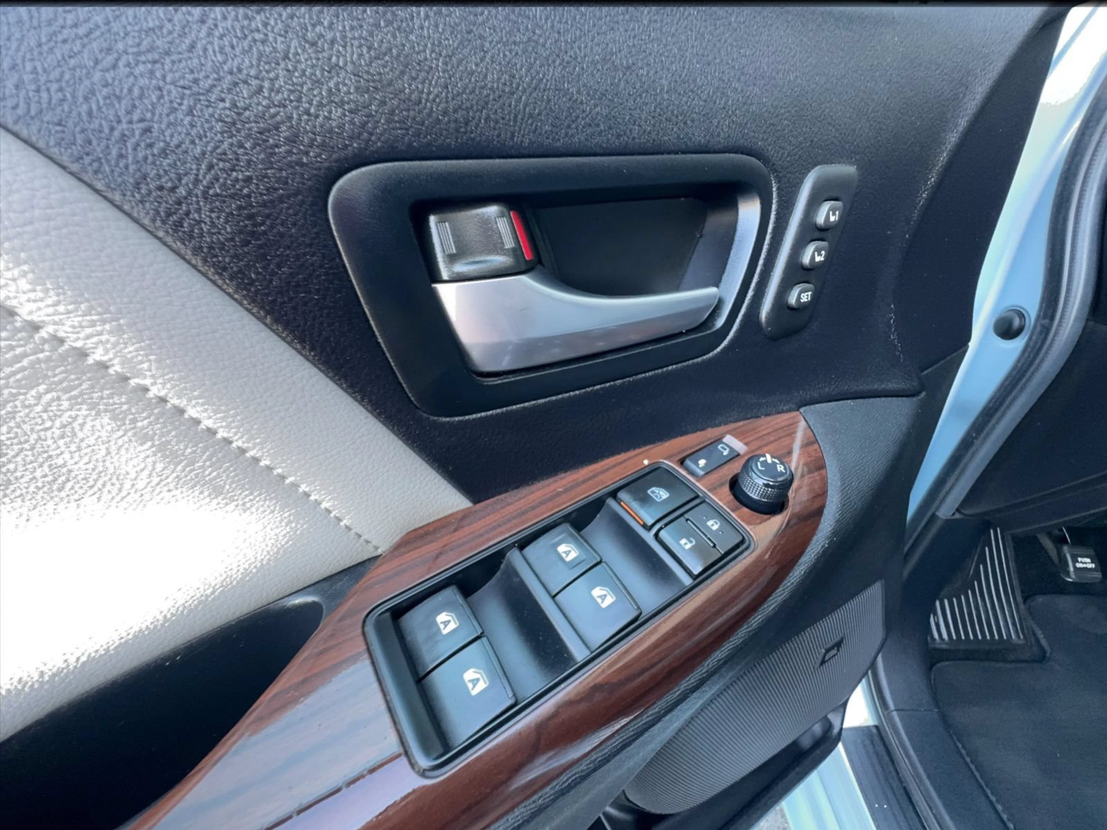 Used 2015 Toyota Sienna Limited FWD image 13