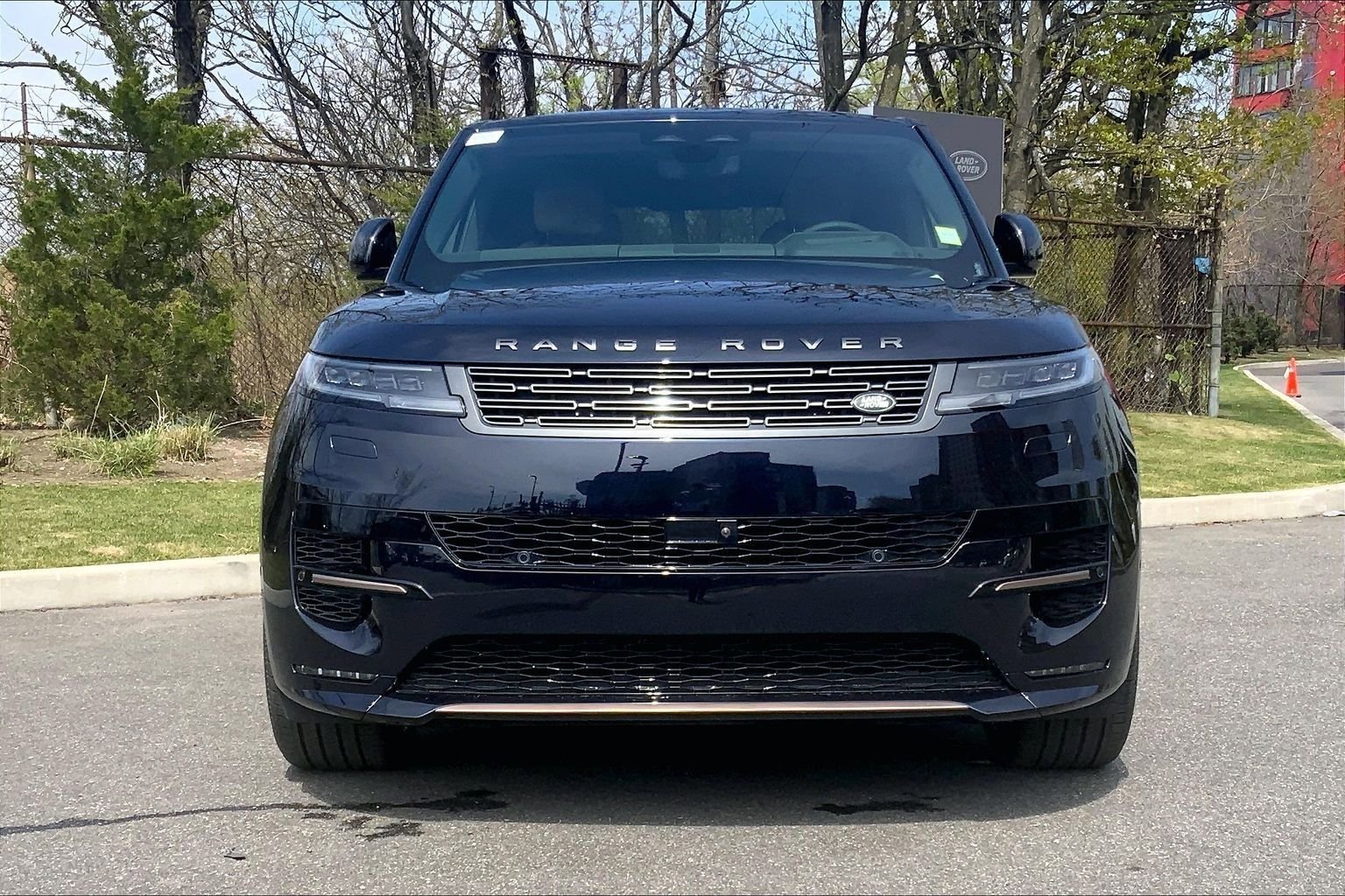 New 2026 Land Rover Range Rover Sport Dynamic SE AWD/4WD image 3