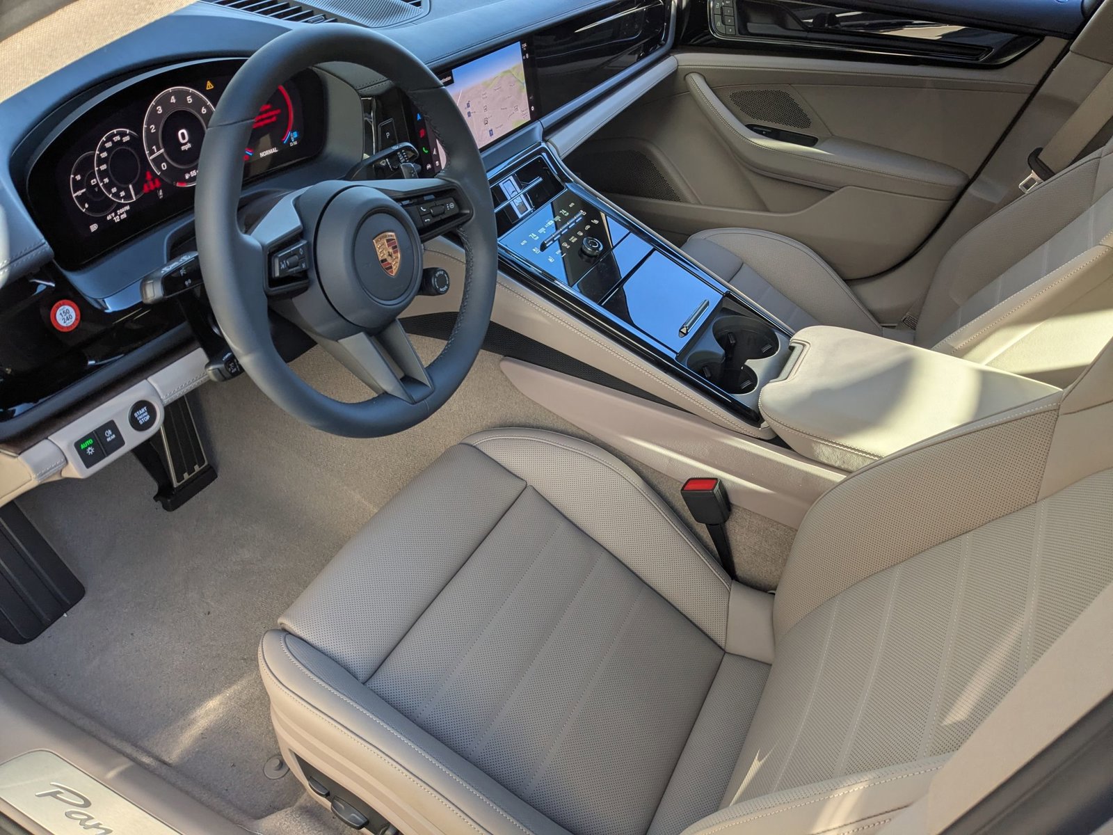 New 2026 Porsche Panamera 4 image 4