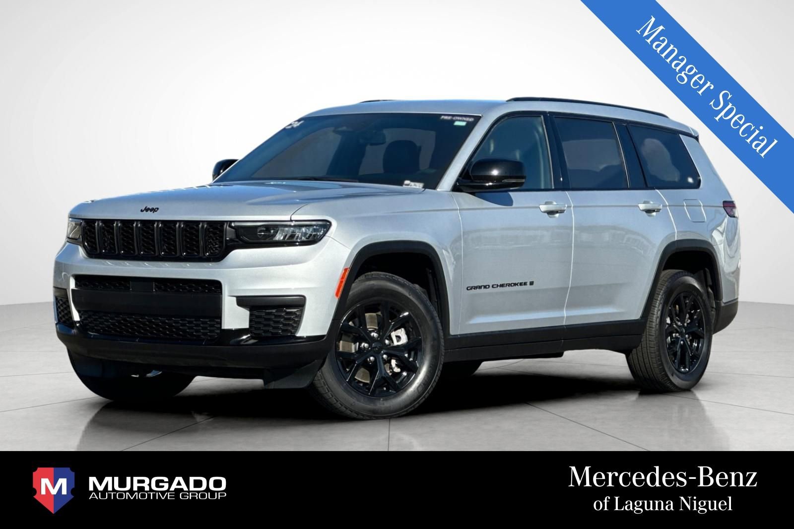 Used 2024 Jeep Grand Cherokee L Laredo image 1