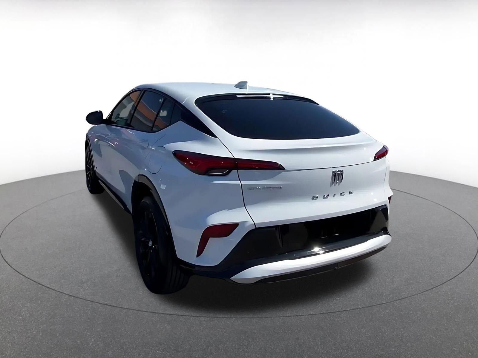 Used 2025 Buick Envista Sport Touring image 4