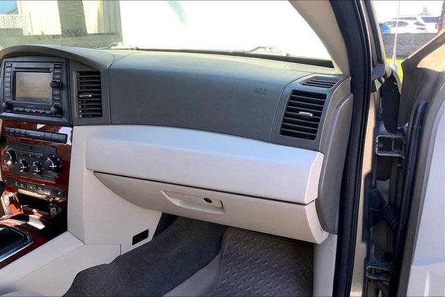 Used 2006 Jeep Grand Cherokee Limited AWD/4WD image 16