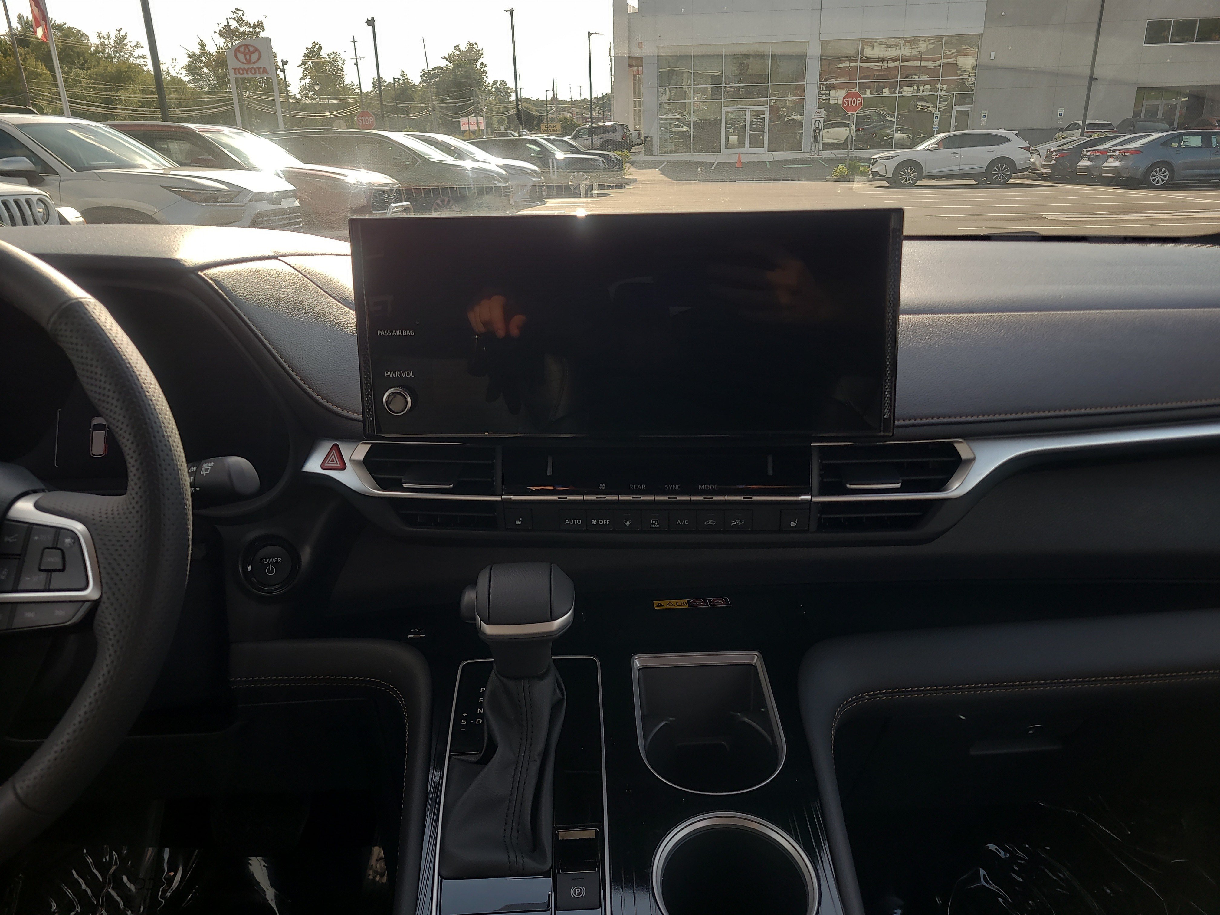 Certified 2025 Toyota Sienna XLE Woodland Edition AWD/4WD image 20