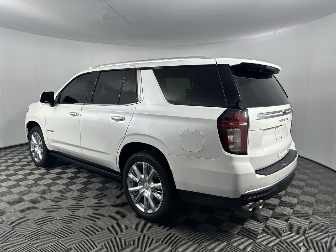 Used 2023 Chevrolet Tahoe High Country AWD/4WD image 6