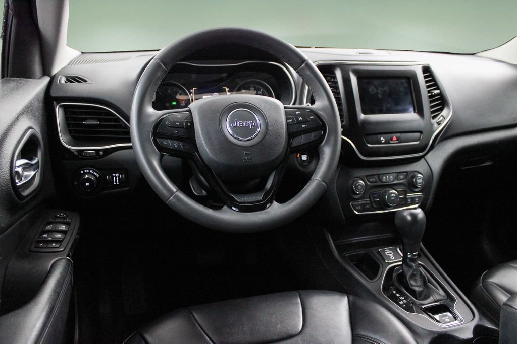 Used 2020 Jeep Cherokee Latitude Plus FWD image 17