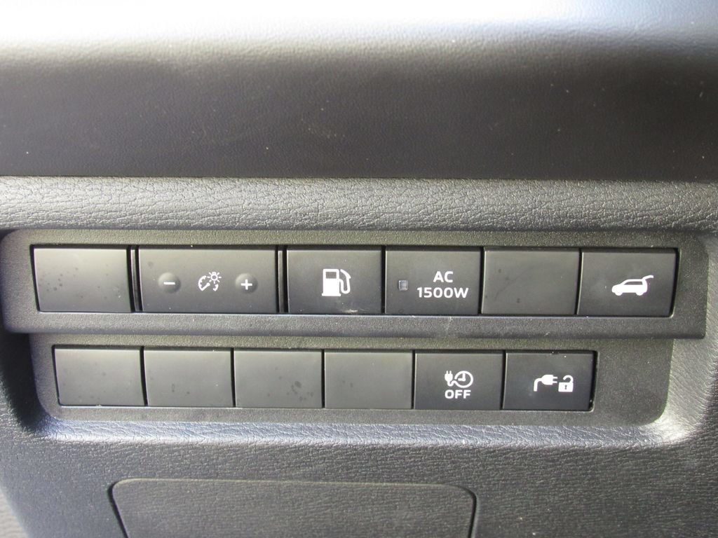 Used 2024 Mitsubishi Outlander 4WD Plug-In Hybrid image 38