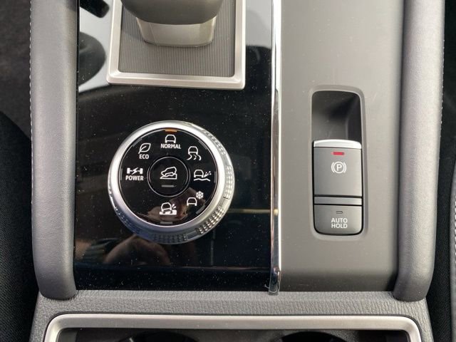 New 2025 Mitsubishi Outlander SE image 30