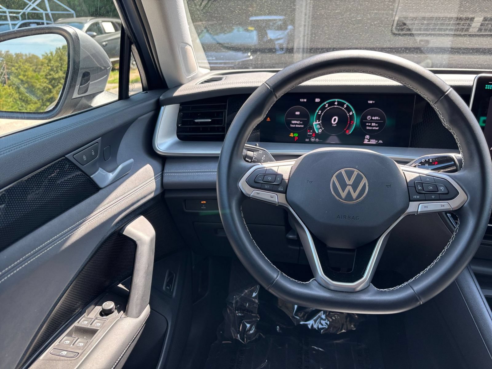 Used 2026 Volkswagen Tiguan SE AWD/4WD image 34