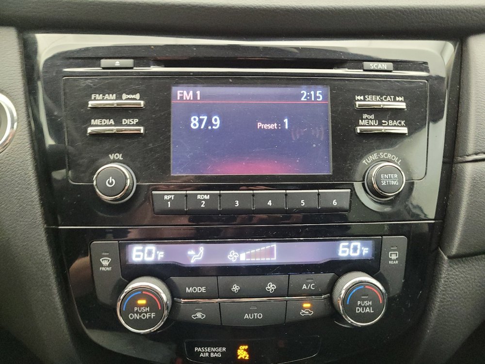 Used 2017 Nissan Rogue SV AWD/4WD image 25