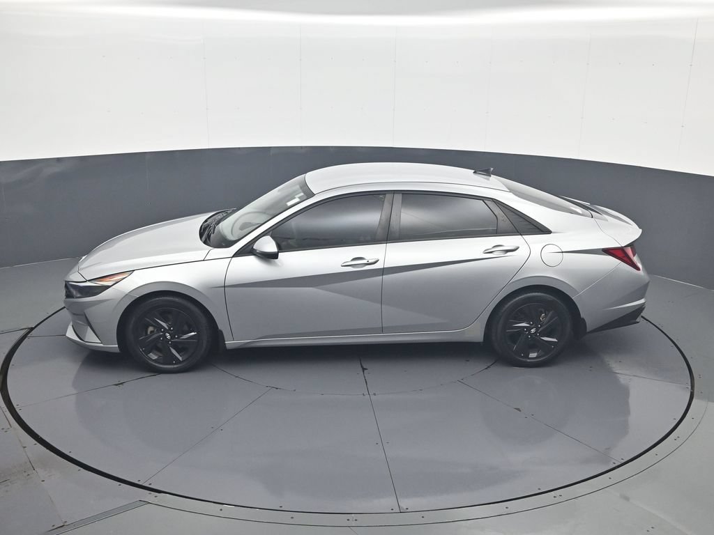 Certified 2022 Hyundai Elantra SEL FWD image 21