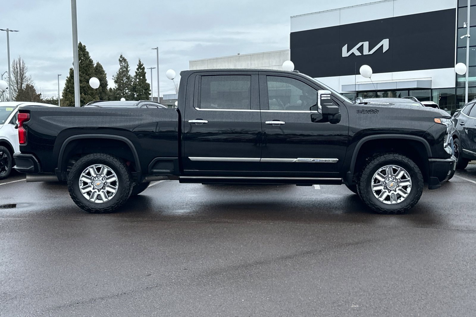 Used 2024 Chevrolet Silverado 2500 High Country w/ High Country Premium Package image 3