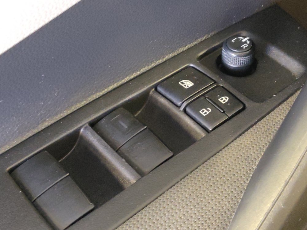 Used 2022 Toyota Corolla LE FWD image 27
