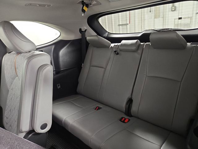 Used 2023 Toyota Highlander Bronze Edition image 17